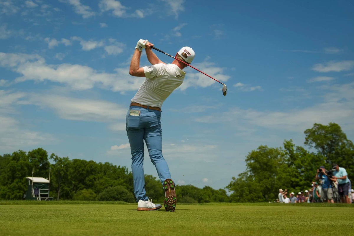  Ryan Gerard tees off on the first hole during the third round of the Memorial Tournament at Muirfield Village Golf Club on June 6, 2026. © Adam Cairns/Columbus Dispatch / USA TODAY NETWORK via Imagn Images