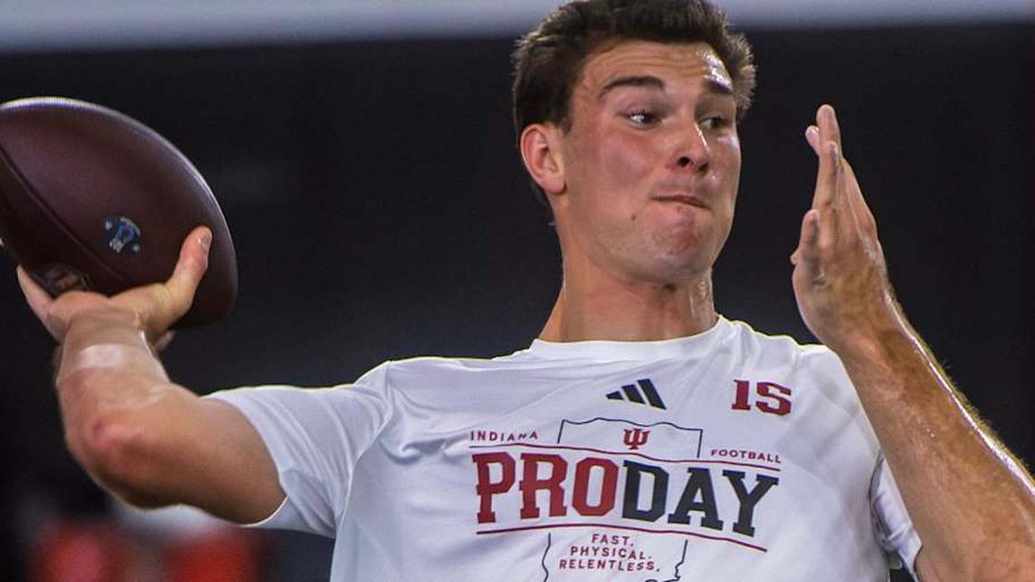  Fernando Mendoza participates in Indiana University's Pro Day at Mellencamp Pavilion on Wednesday, April 1, 2026. | Rich Janzaruk/Herald-Times / USA TODAY NETWORK via Imagn Images 