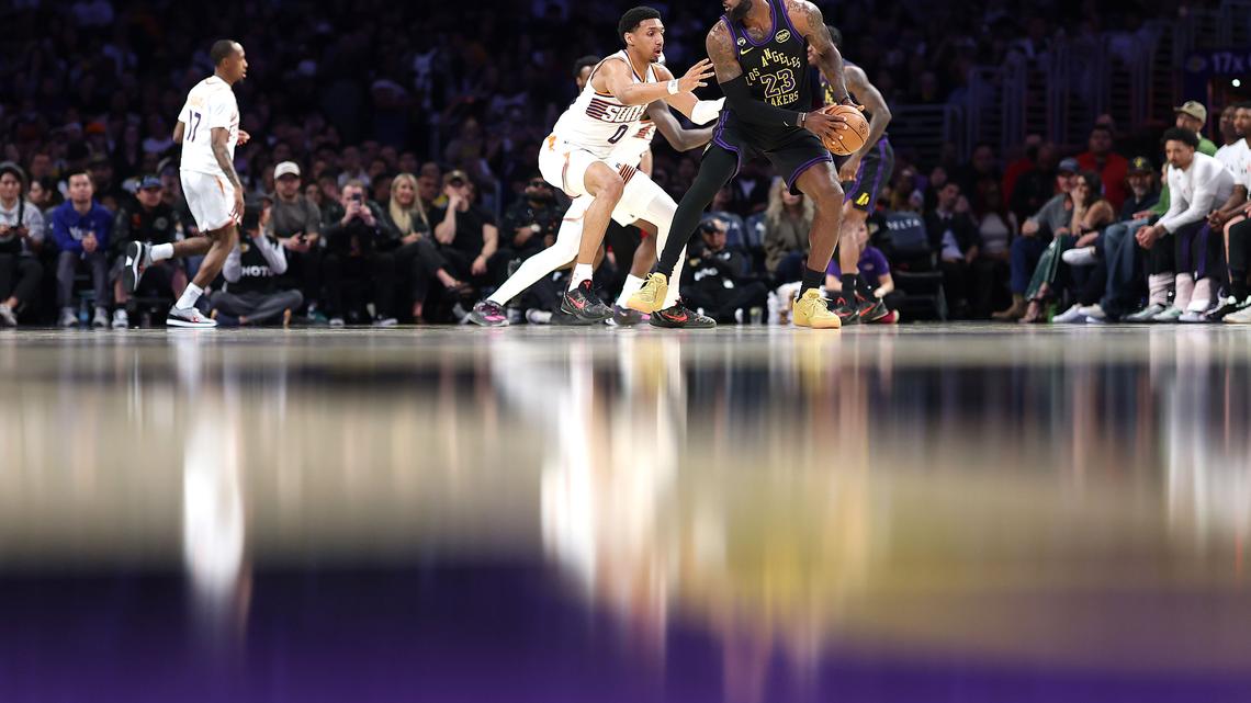LeBron James and resilient Lakers defeat Suns, stay in hunt for No. 3 playoff seed 