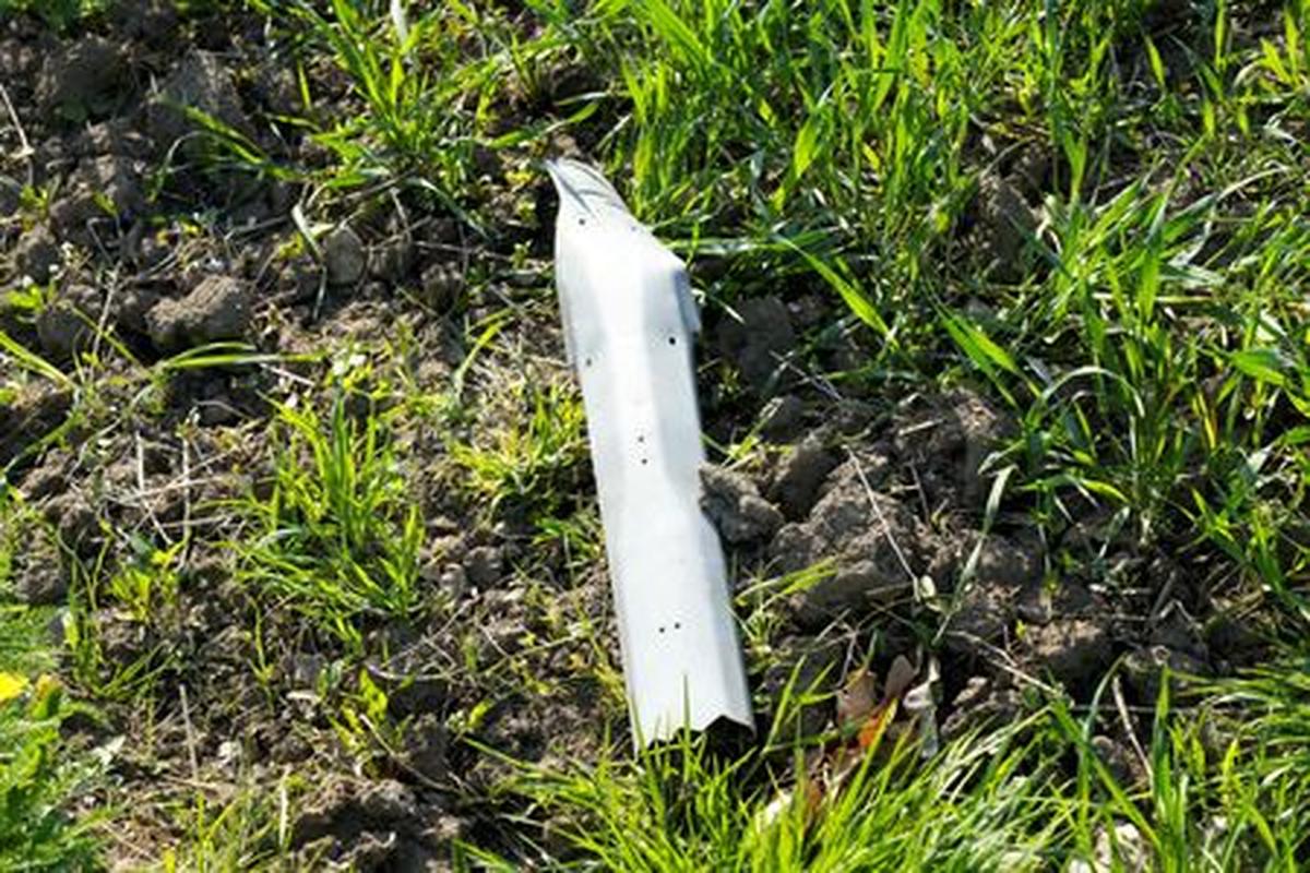 FILE PHOTO: A crashed drone part at a site near Kablakula village, Estonia May 19, 2026. REUTERS/Ints Kalnins/File Photo
