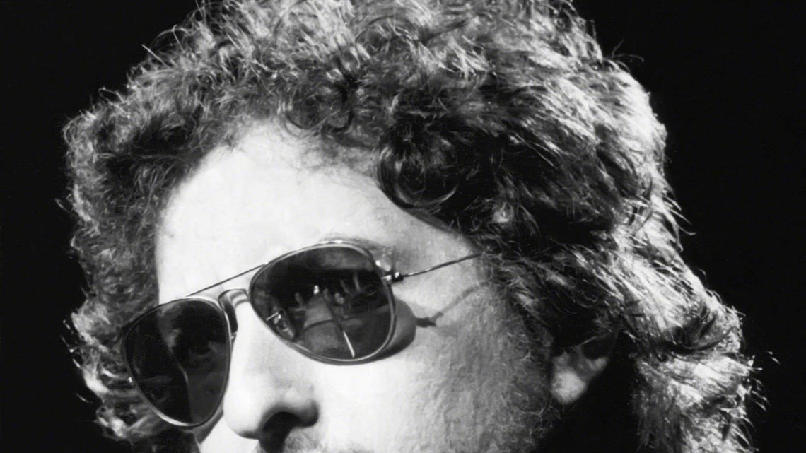 1975 Bob Dylan Song, Ranked Among 'Greatest' Lyrics of All-Time, Is Still a Powerful Hit 51 Years Later 