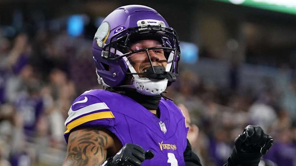  Dec 14, 2025; Arlington, Texas, USA; Minnesota Vikings wide receiver Jalen Nailor (1) celebrates after a touchdown catch during the second half against the Dallas Cowboys at AT&T Stadium. Mandatory Credit: Raymond Carlin III-Imagn Images | Raymond Carlin III-Imagn Images 
