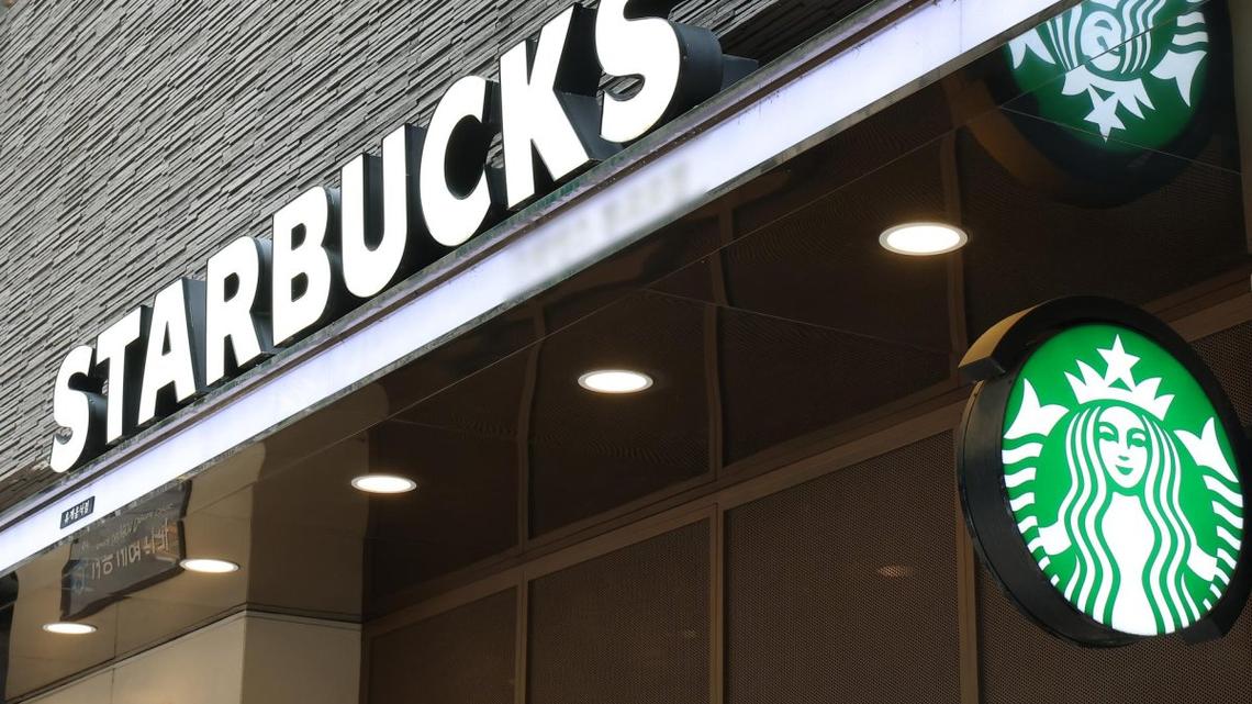 Veterans minister says Starbucks Korea should face public criticism, sanctions over controversial campaign 