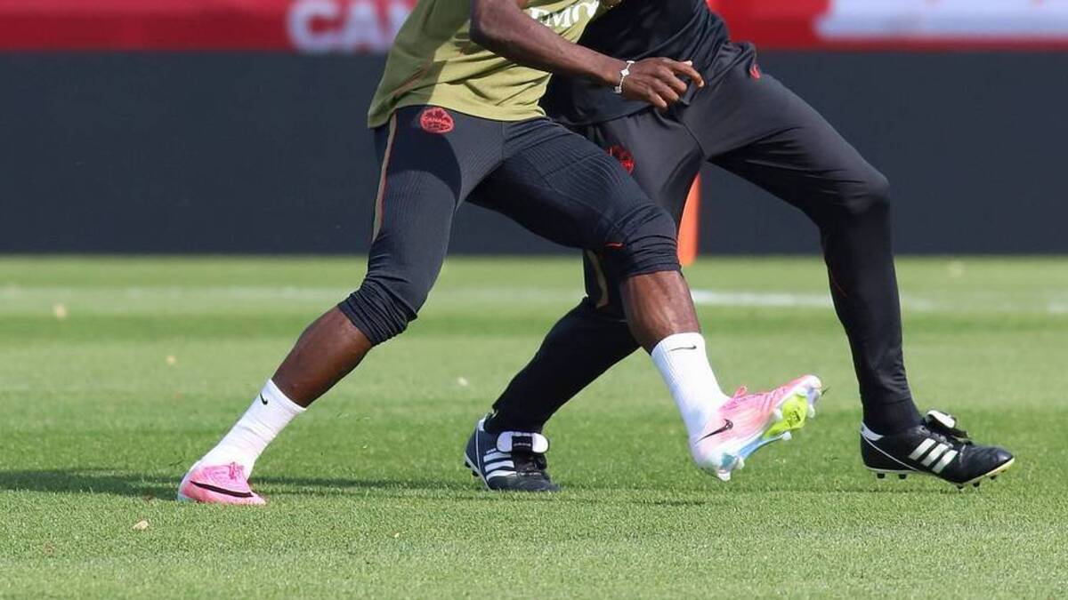  Alphonso Davies worked with a trainer through the week in Montréal and has not ruled out playing in Canada's opening match. | IMAGO/ZUMA Press Wire 