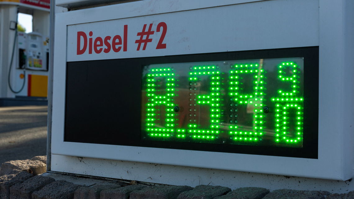 Average price of gasoline during Trump's term now exceeds Biden's, as midterms loom 