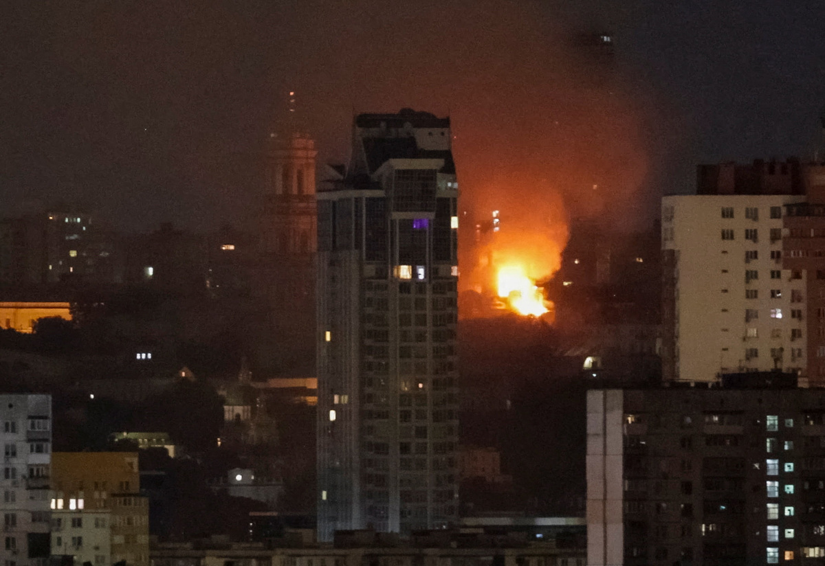 Fire and smoke rise over the Dormition Cathedral of the Kyiv Pechersk Lavra, which was hit during Russian missile and drone strikes, amid Russia's attack on Ukraine, in Kyiv, Ukraine June 15, 2026. REUTERS/Vladyslav Sodel
