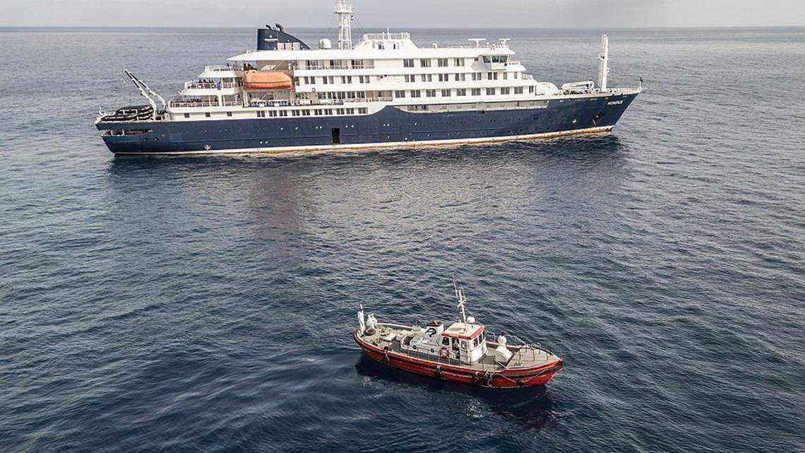 Cruise ship struck by hantavirus is to head to Canary Islands, WHO says