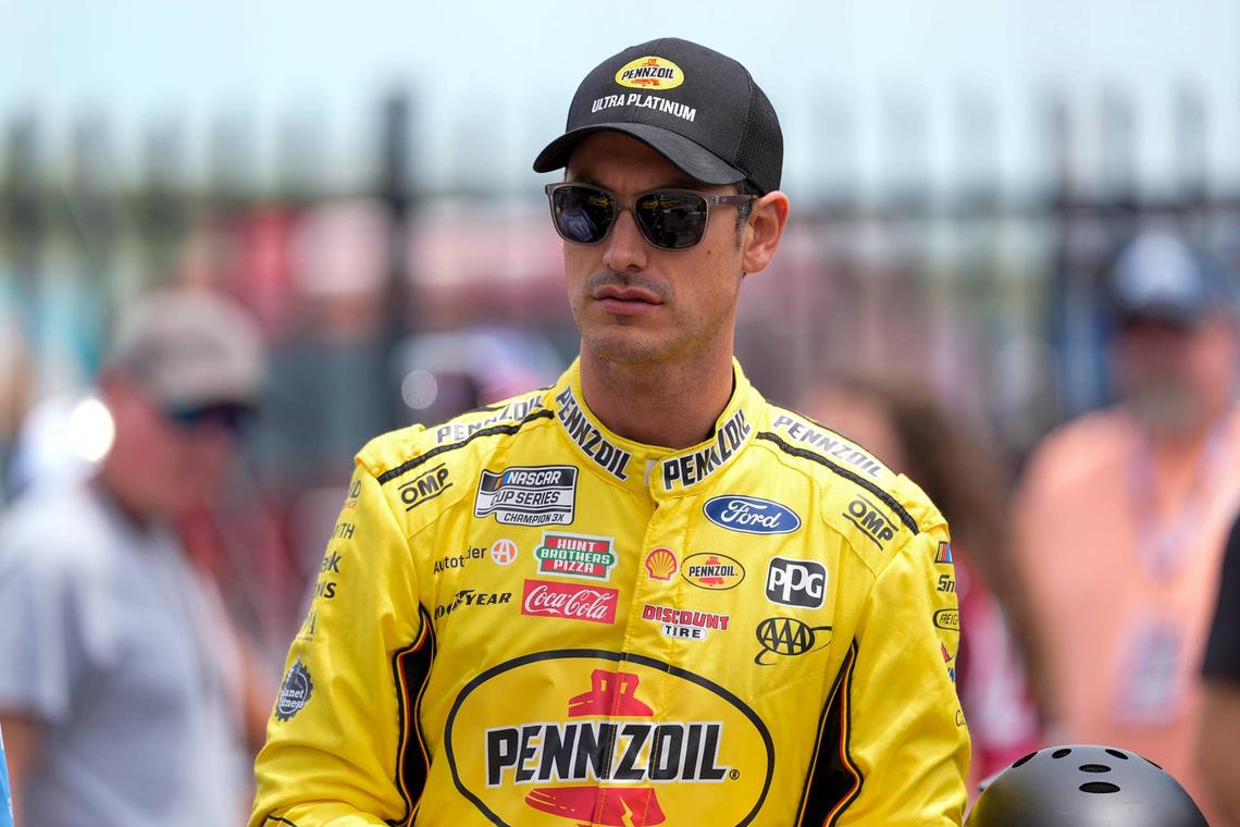 Joey Logano during qualifying at Charlotte Motor Speedway. Jim Dedmon-Imagn Images