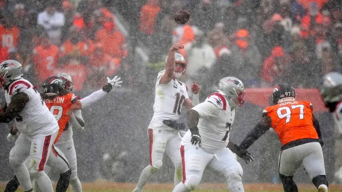  Jan 25, 2026; Denver, CO, USA; New England Patriots quarterback Drake Maye (10) drops back to pass against the Denver Broncos during the second half in the 2026 AFC Championship Game at Empower Field at Mile High. Mandatory Credit: Ron Chenoy-Imagn Images | IMAGN IMAGES via Reuters Connect 