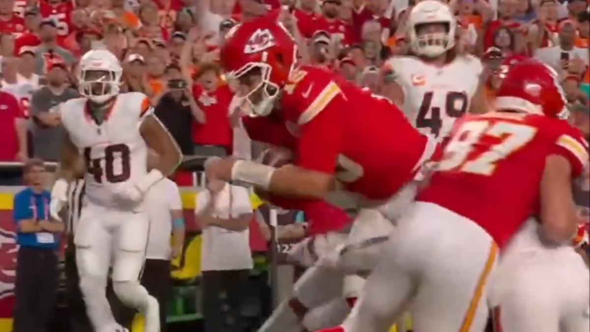 Refs Called Out For Missing 'Blatant' Penalty On Travis Kelce