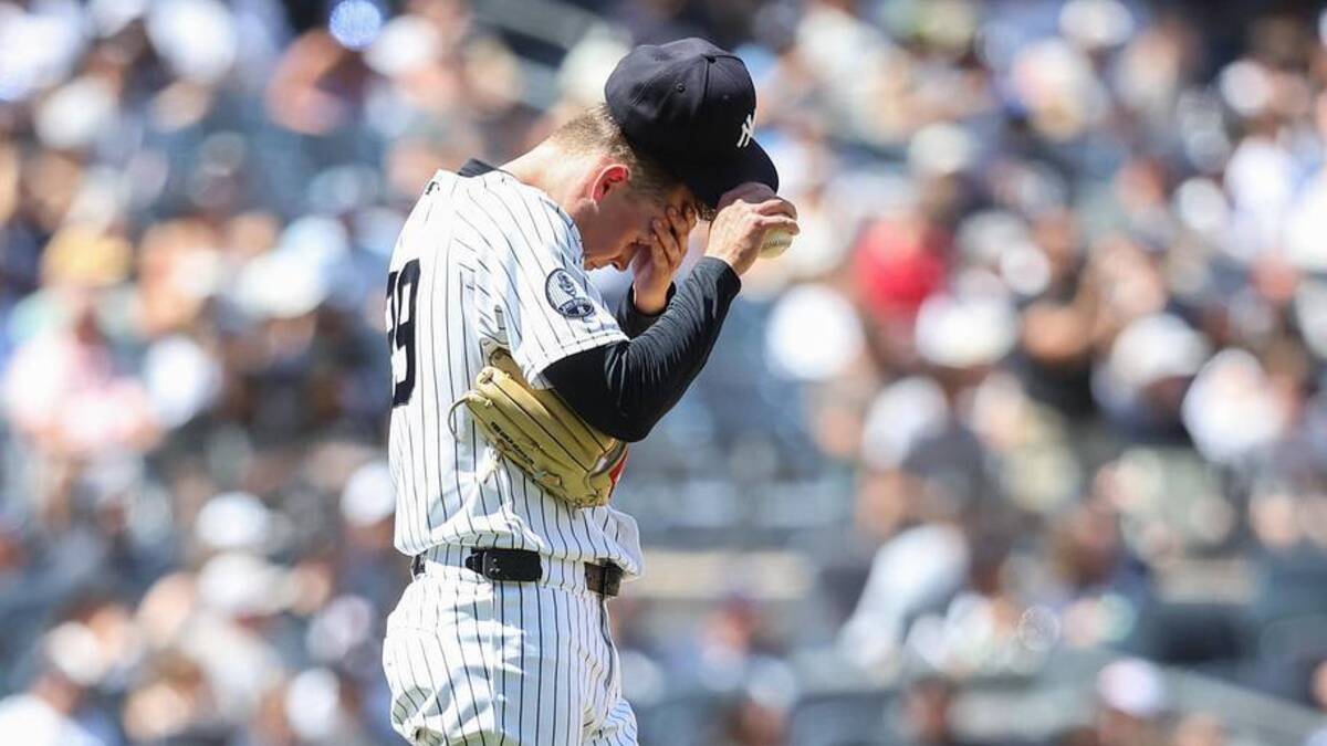  New York Yankees starting pitcher Will Warren (29) reacts after giving up a three-run home run in the fifth inning against the Cincinnati Reds at Yankee Stadium. | Wendell Cruz-Imagn Images 