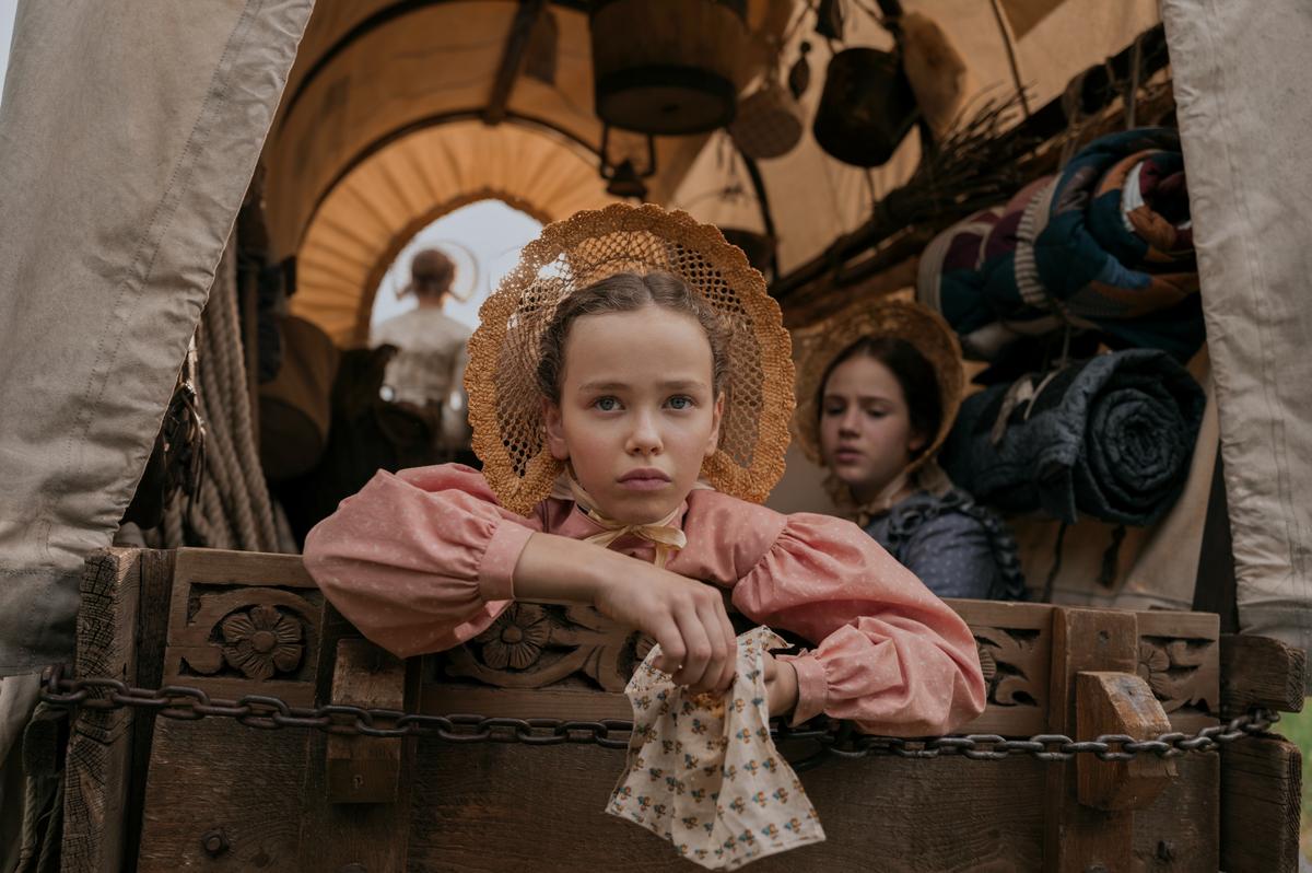 Alice Halsey as Laura Ingalls and Skywalker Hughes as Mary Ingalls in ‘Little House on the Prairie’ (2026)Eric Zachanowich/Netflix © 2026