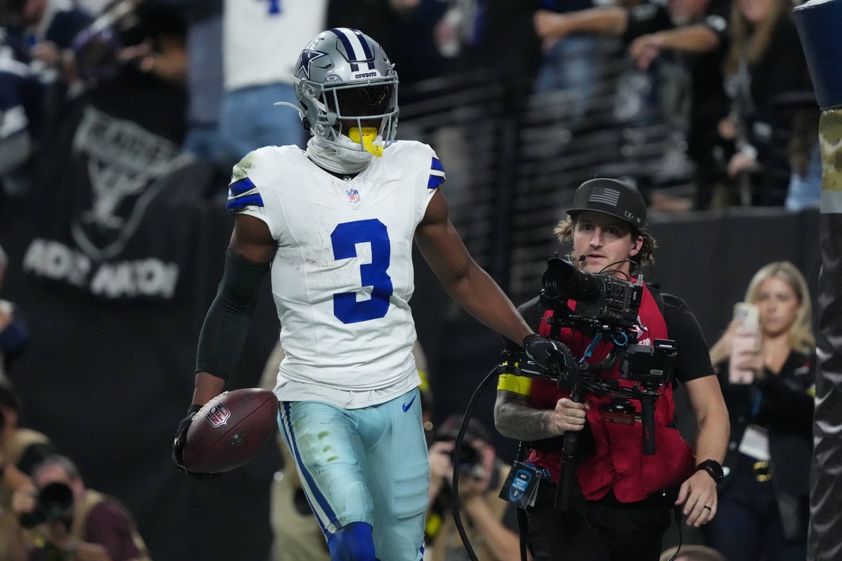  Nov 17, 2025; Paradise, Nevada, USA; Dallas Cowboys wide receiver George Pickens (3) reacts after scoring a touchdown against the Las Vegas Raiders during the first half at Allegiant Stadium. Mandatory Credit: Kirby Lee-Imagn Images 