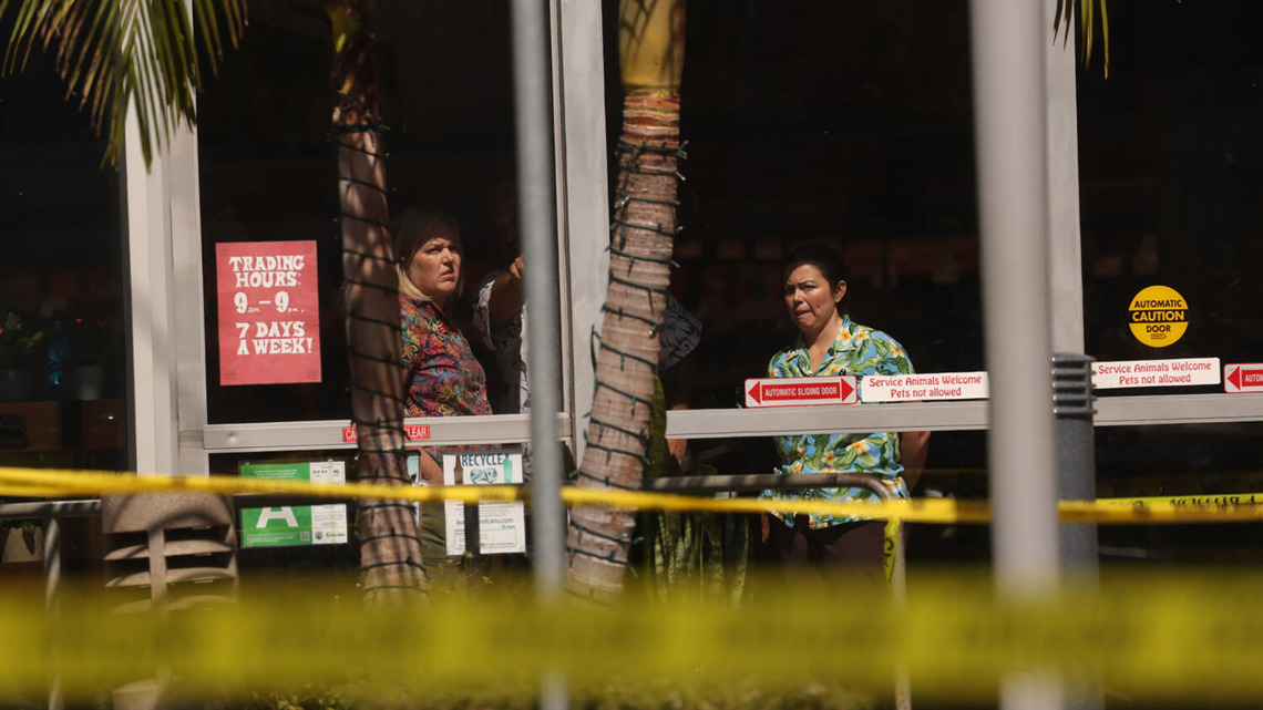 1 dead, 4 injured after driver, 91, crashes car in Trader Joe's parking lot, police say 