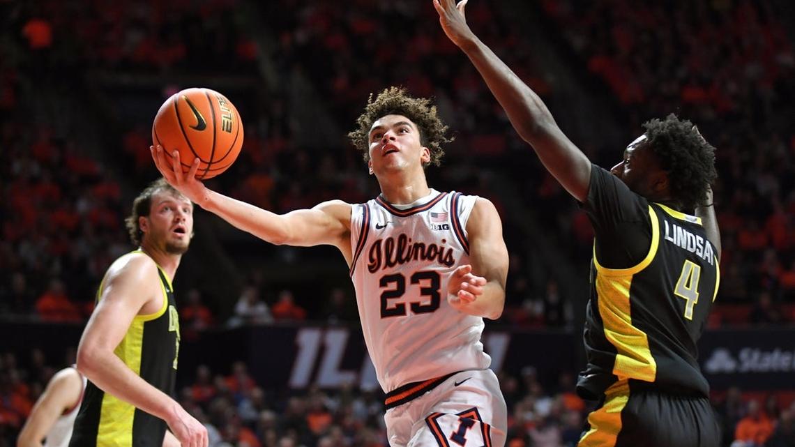 Andrej Stojakovic posts double-double as No. 11 Illinois routs Oregon 