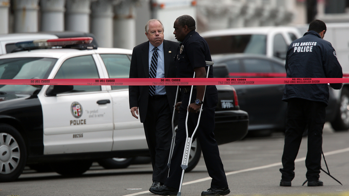 Then-LAPD Officer Clifford Proctor, on crutches, was involved in the fatal shooting of Brendon Glenn in Venice in 2015. (Irfan Khan/Los Angeles Times/TNS)