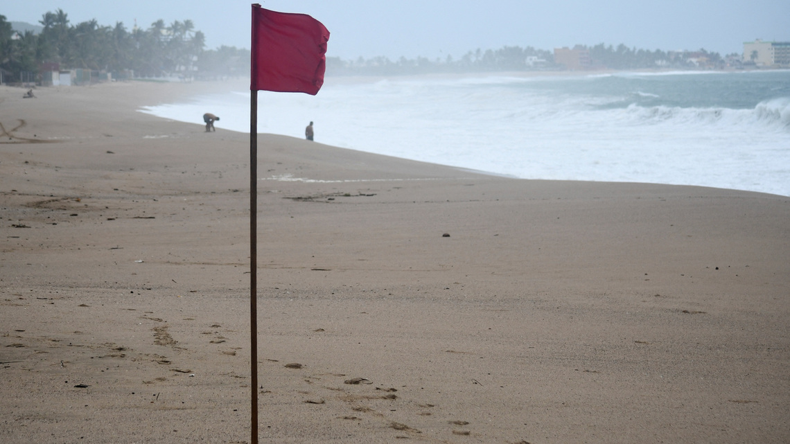 Huracán Polo se aleja de costa de México... pero volverá el lunes 