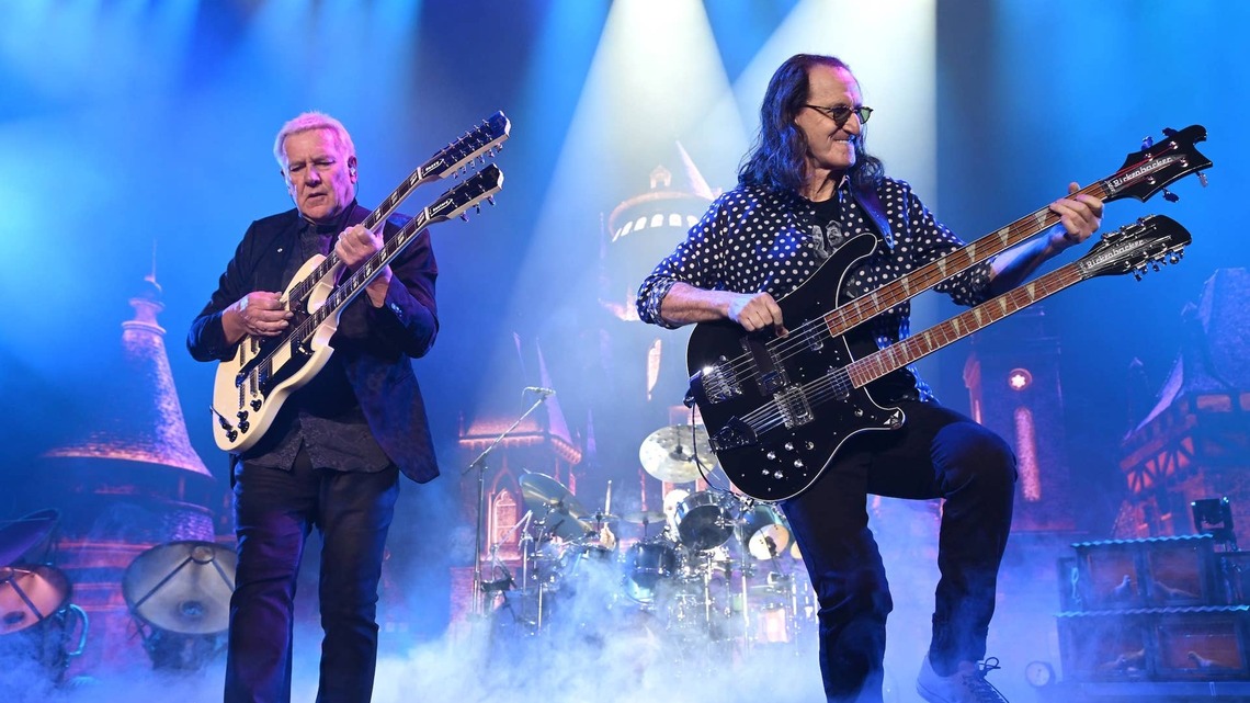 Legendary '70s Band Returns to Stage After 11 Years, Plays 1987 Hit Live for the First Time Ever 
