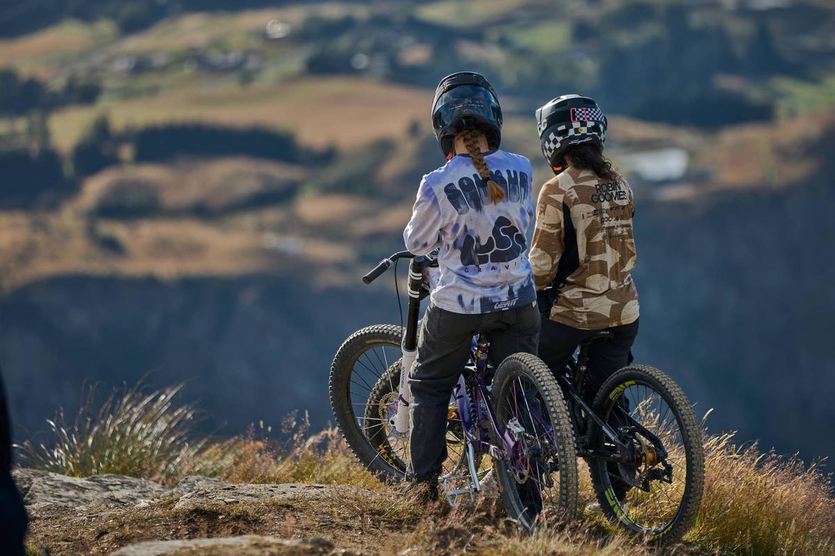Janelle Soukup, Robin Goomes during Natural Selection Bike Aotearoa Queenstown. .