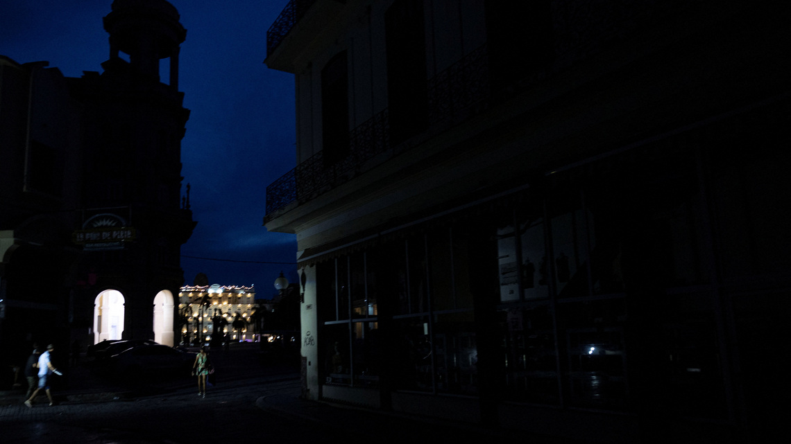 Cuba's electrical grid collapses again, plunging island into darkness