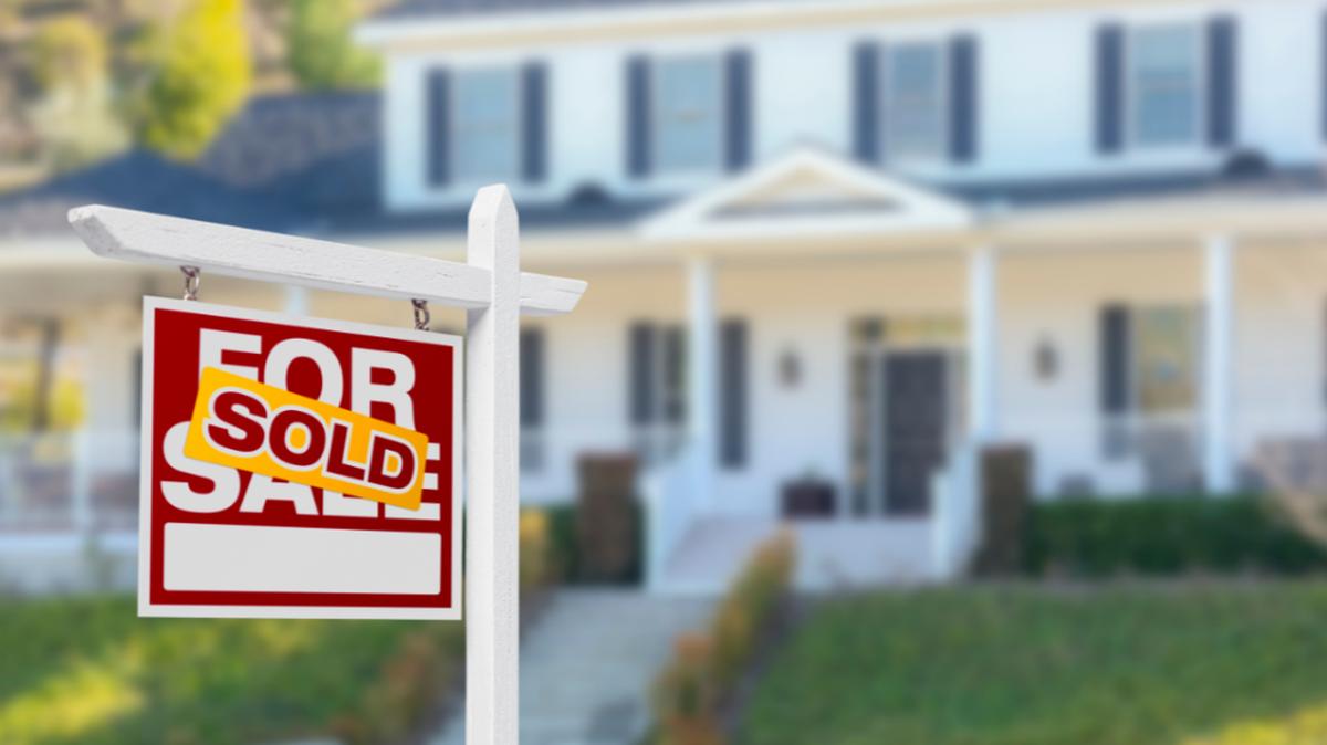 A South Carolina lawyer filed a federal class-action lawsuit against the National Association of Realtors and Keller Williams realty group alleging anti-competitive practices in setting realtors’ commission rates.
