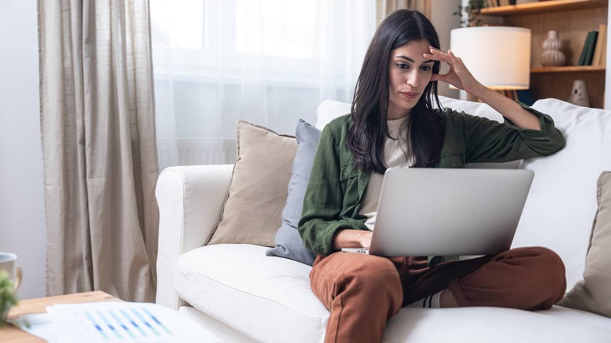  Student loan debt hits record highs, with millions of Americans facing long repayment timelines and rising interest costs across generations. 