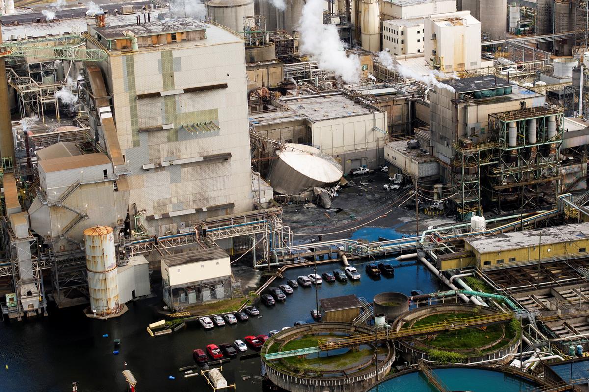 A drone view of a chemical tank after its rupture at the Nippon Dynawave Packaging pulp and paper mill in Longview, Washington, U.S., May 26, 2026. REUTERS/David Ryder