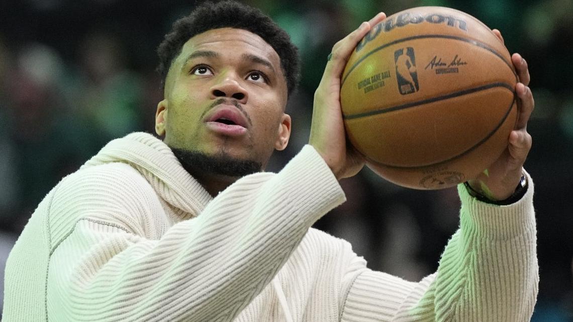 Reports: Bucks want to sit Antetokounmpo for rest of season