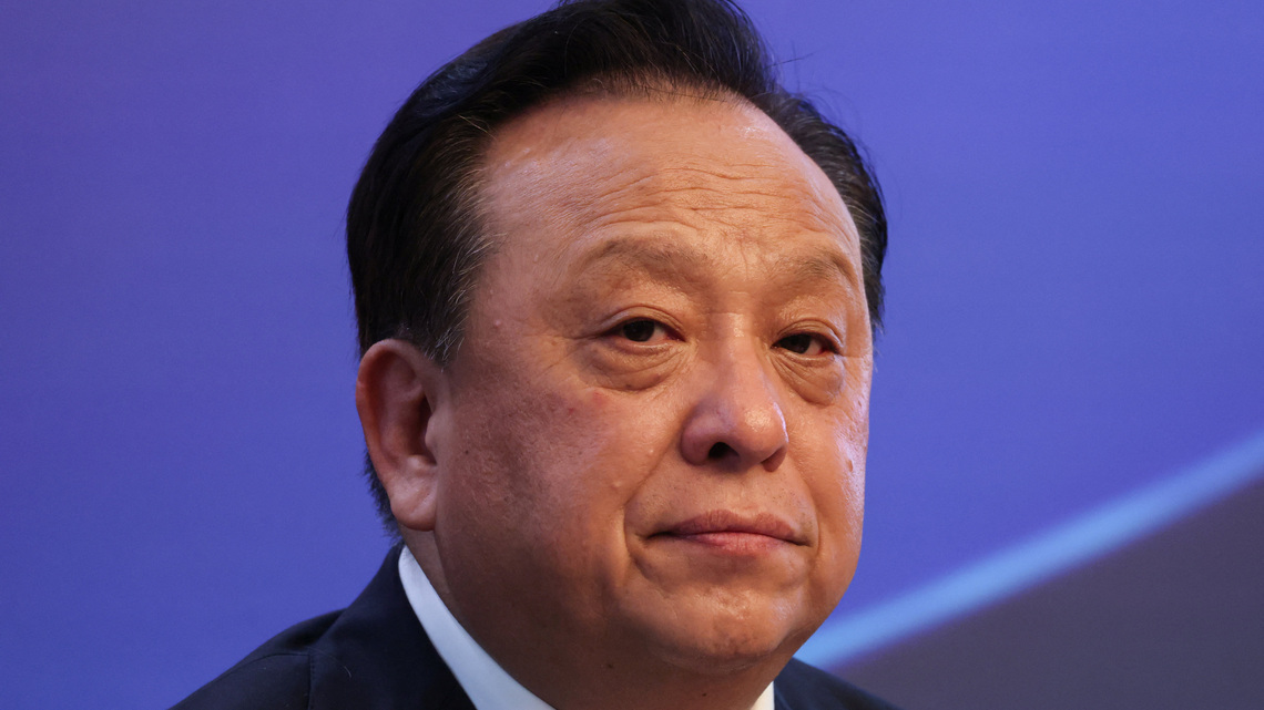 New Sinopec boss presses reset for world's biggest oil refiner 