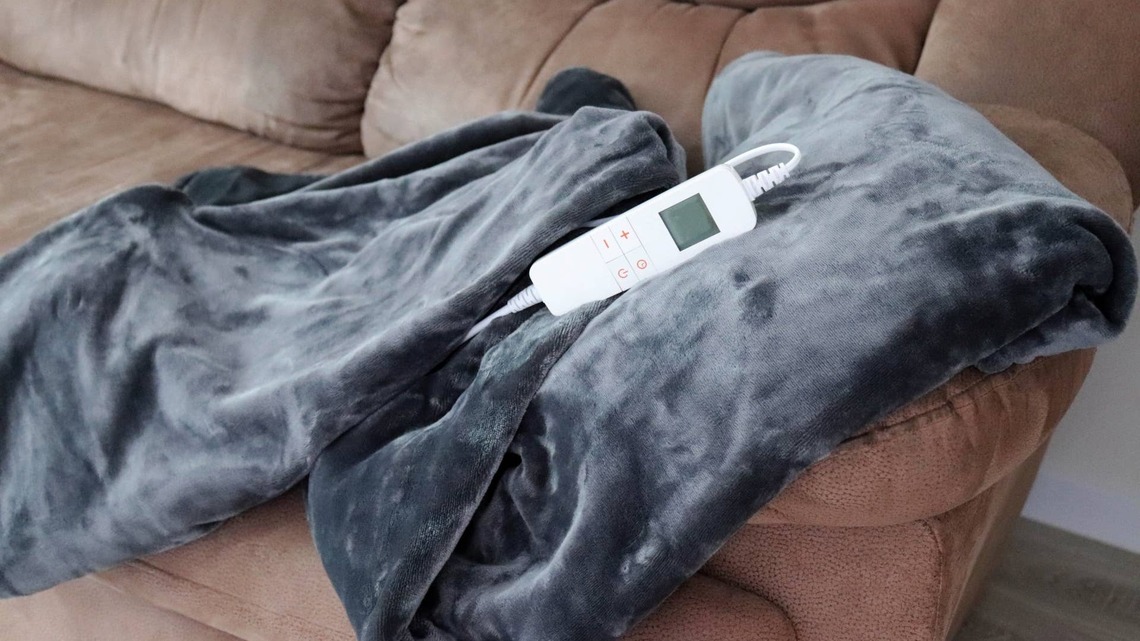195,000 Heated Blankets and Heating Pads Sold on Amazon Are Recalled After 577 Fire Reports and 53 Burn Injuries 