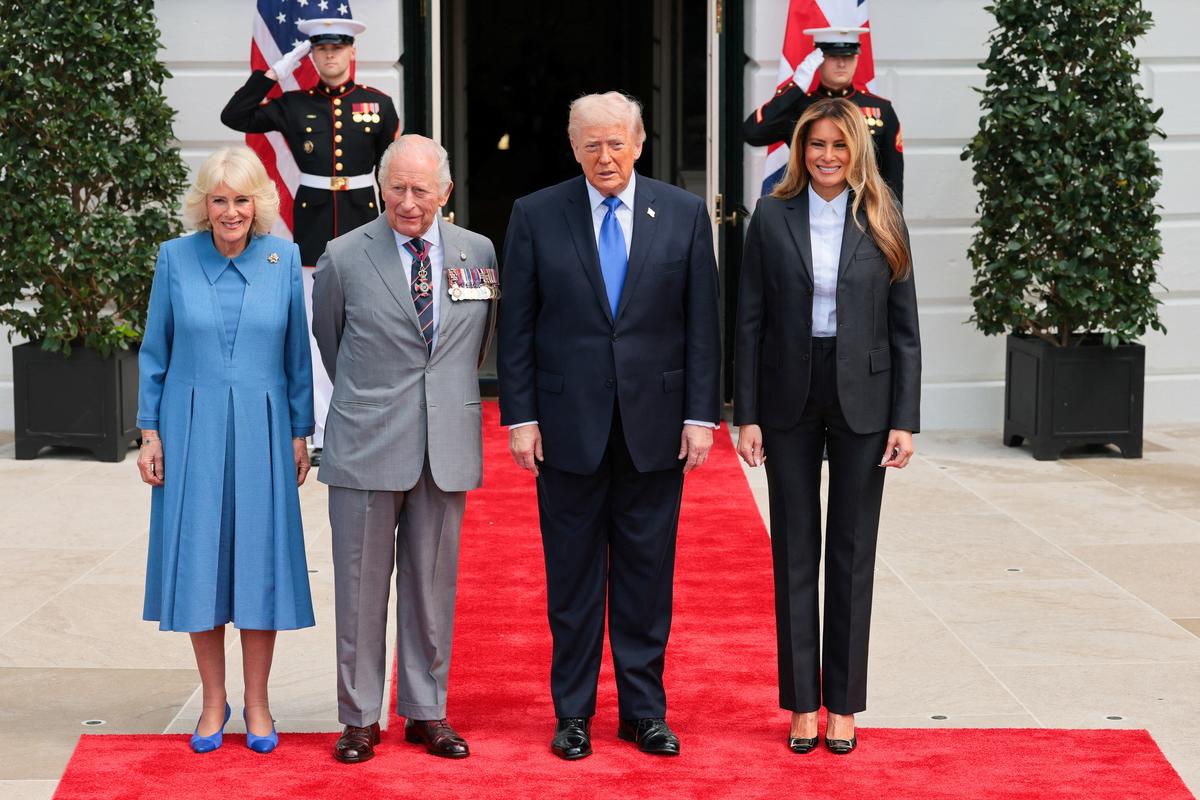 U.S. President Donald Trump and first lady Melania Trump stand with Britain's King Charles and Queen Camilla, on the final day of the King and Queen's state visit, at the White House, in Washington, D.C., U.S., April 30, 2026. REUTERS/Jonathan Ernst