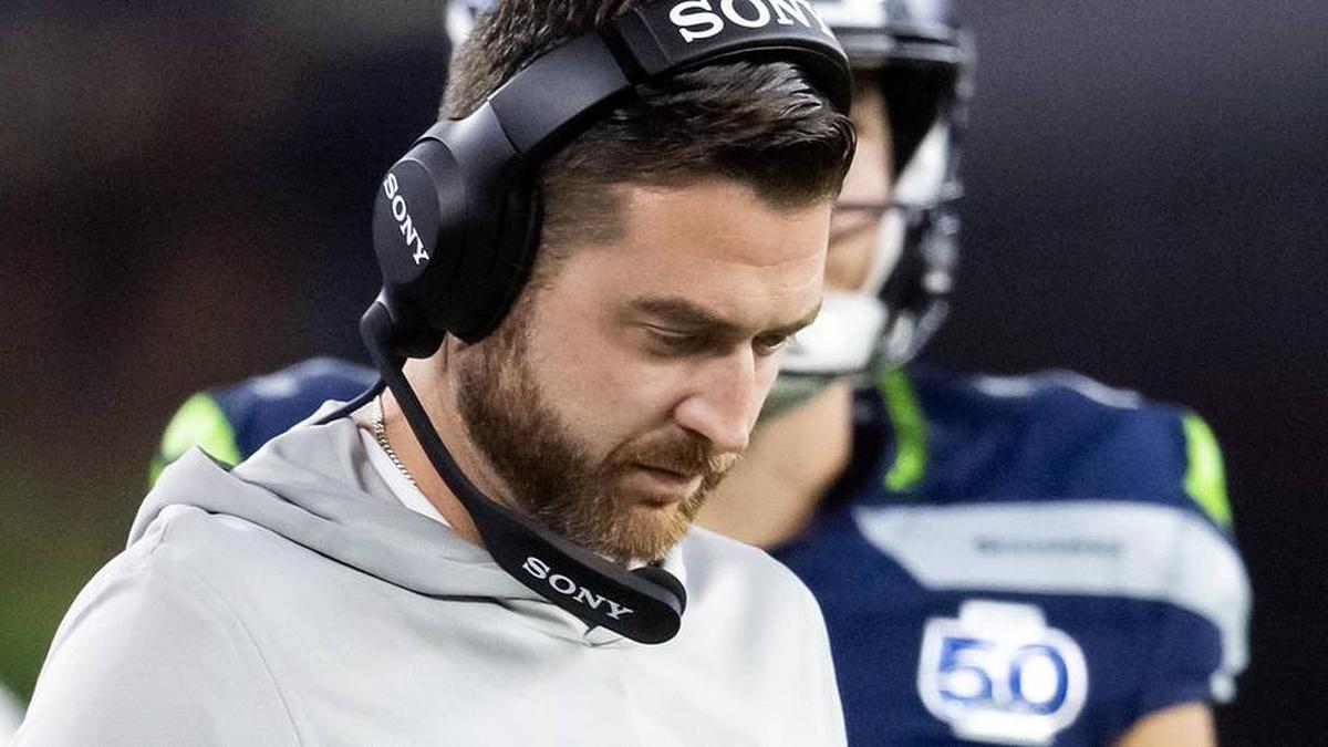  Sep 25, 2025; Glendale, Arizona, USA; Seattle Seahawks quarterbacks coach Andrew Janocko against the Arizona Cardinals at State Farm Stadium. Mandatory Credit: Mark J. Rebilas-Imagn Images | Mark J. Rebilas-Imagn Images 