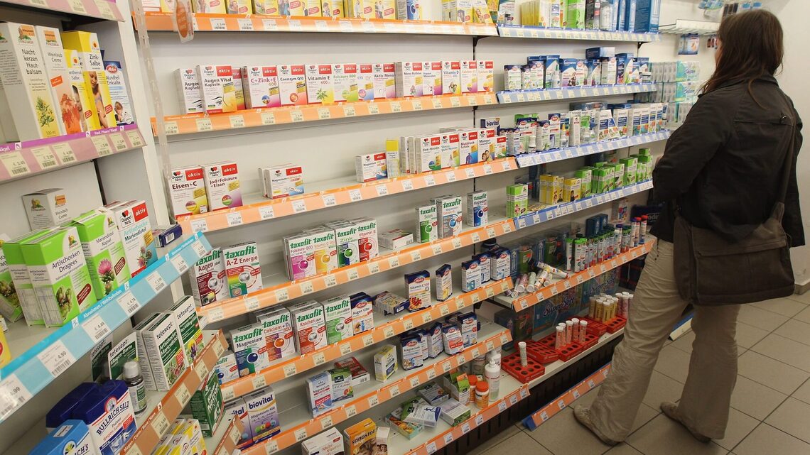 Read How Beauty Supplements Evolve Across Your 20s, 30s, and 40s to Keep Pace With Aging Skin