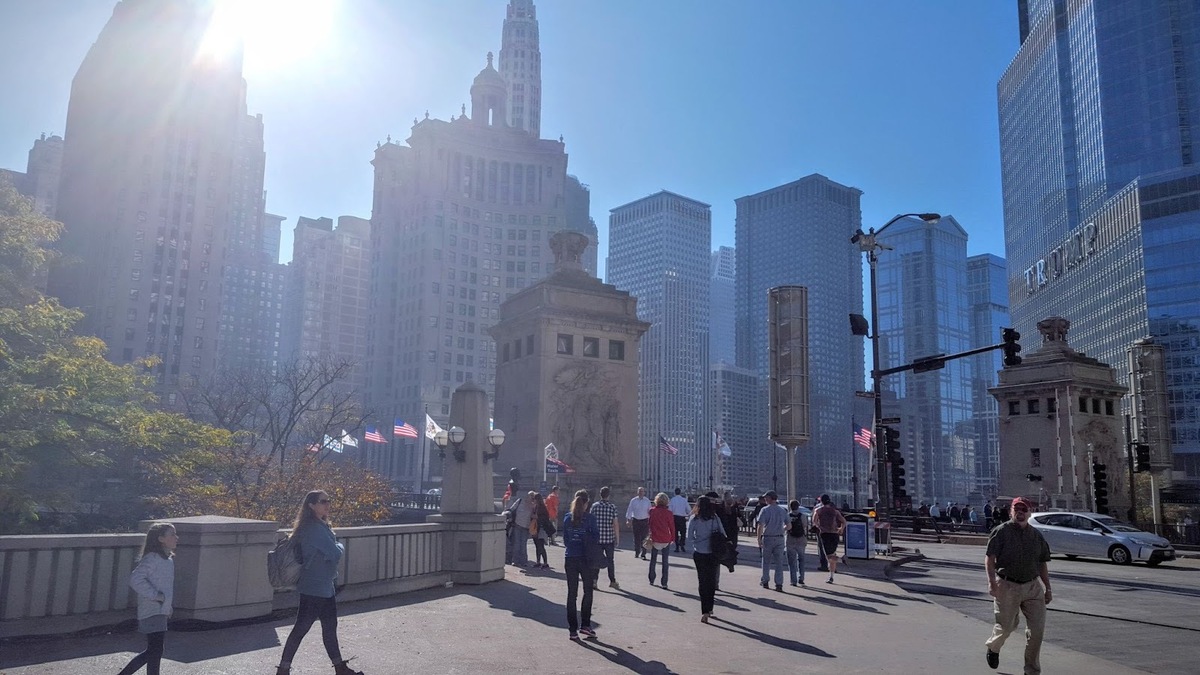  Enjoy the hustle and bustle of Chicago's beautiful summers. Photo credit: Maria Smith 