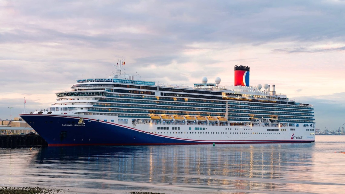Can a cruise romance survive back home? Carnival cruisers say yes 