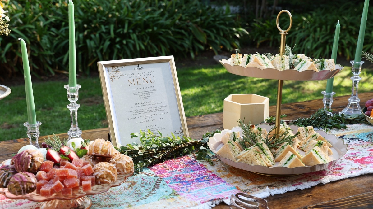 LOS ANGELES, CALIFORNIA - NOVEMBER 01: General atmosphere at the OnlyFans tea party hosted for The Sims Family on November 01, 2022 in Los Angeles, California. (Photo by Phillip Faraone/Getty Images for OnlyFans)