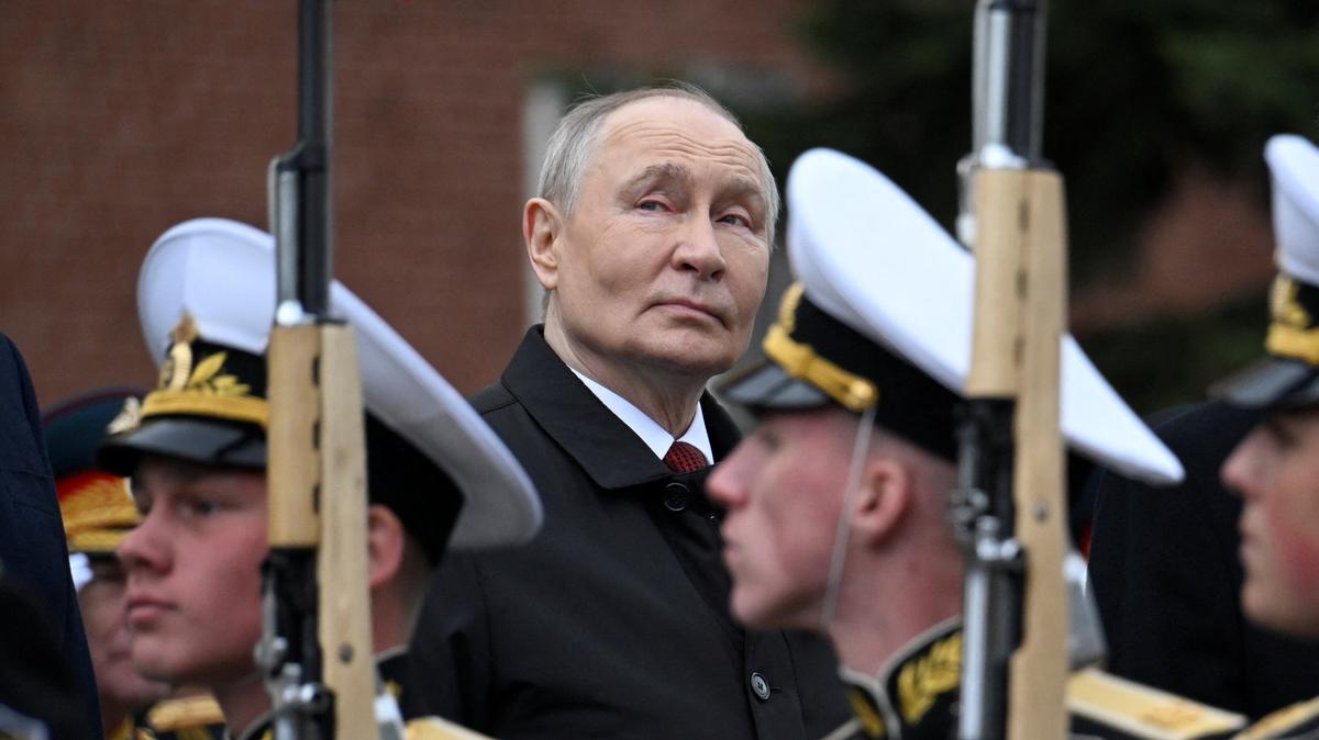 Russian President Vladimir Putin attends a ceremony to lay flowers at the Tomb of the Unknown Soldier by the Kremlin wall in central Moscow, Russia, on May 9, 2026.ALEXANDER NEMENOV/Pool via REUTERS