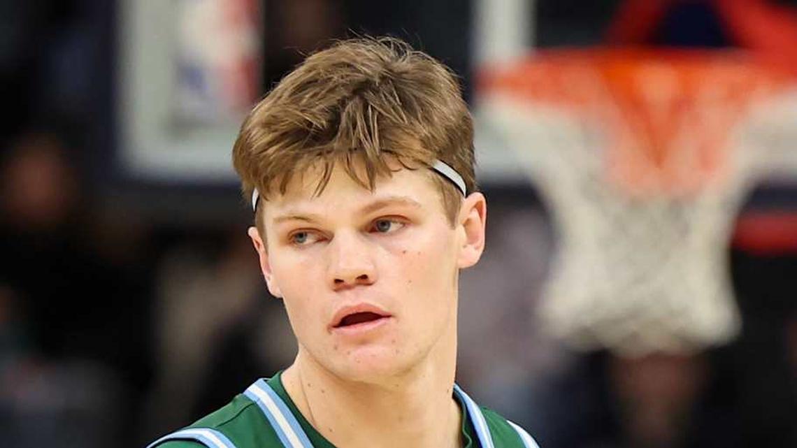  Feb 1, 2026; Memphis, Tennessee, USA; Tulane Green Wave guard Rowan Brumbaugh (7) handles the ball against the Memphis Tigers during the second half at FedExForum. Mandatory Credit: Wesley Hale-Imagn Images | Wesley Hale-Imagn Images 