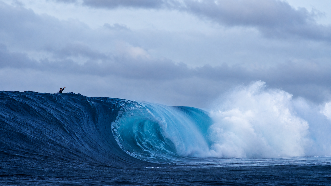 Watch John John Florence Face a Terrifying Below-Sea-Level Slab on the Biggest Swell of the Year (Video) 