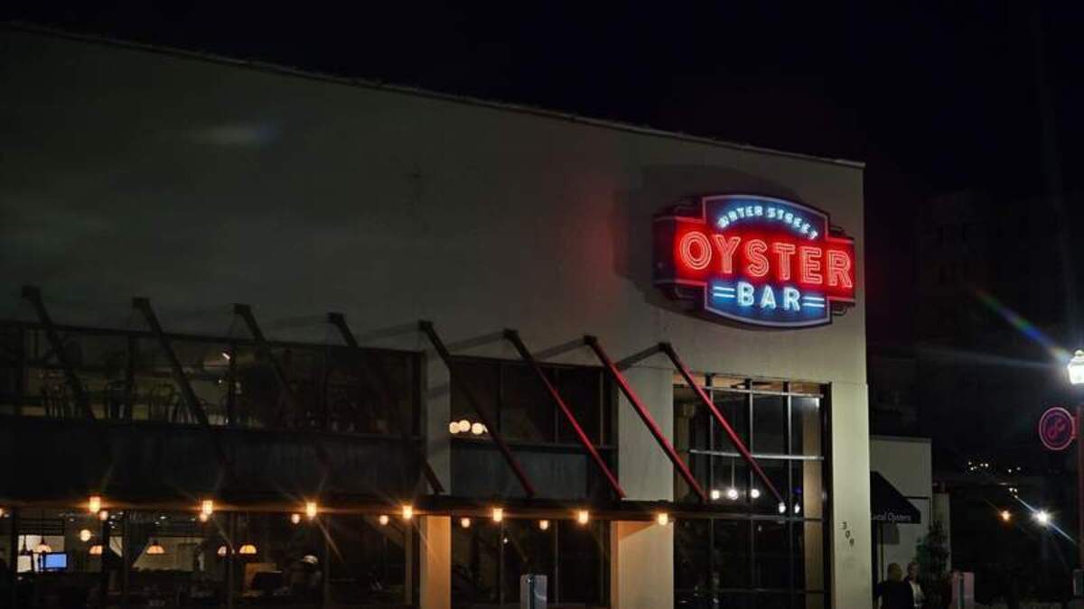  The neon lights of the Water Street Oyster Bar Photo credit: Phylicia Stitzel 