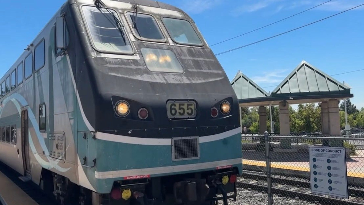 High tides to disrupt SoCal travel. Metrolink, Amtrak schedule updates ...