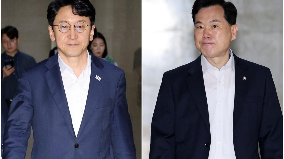 This composite photo, taken Tuesday, shows Rep. Cheon Jun-ho (L), deputy floor leader of the ruling Democratic Party, and Rep. Kim Seung-soo, deputy floor leader of the main opposition People Power Party, prior to their talks at the National Assembly in Seoul. Photo by Yonhap