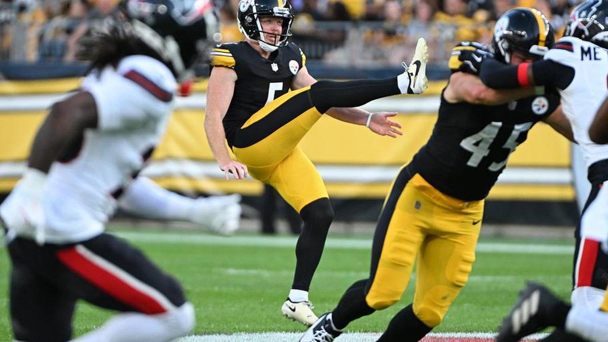  Aug 9, 2024; Pittsburgh, Pennsylvania, USA; Pittsburgh Steelers punter Cameron Johnston (5) punts against the Houston Texans during the first quarter at Acrisure Stadium. Mandatory Credit: Barry Reeger-Imagn Images | Barry Reeger-Imagn Images 