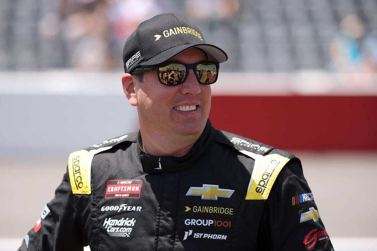  Kyle Busch calling for doctor. (Photo by James Gilbert/Getty Images) 