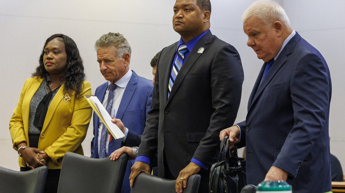 Atlantic City Mayor Marty Small, second from right, and his wife, Superintendent of Schools La'Quetta Small, left, are arraigned at the Atlantic County Criminal Courthouse in Mays Landing, New Jersey, on Oct. 10, 2024. They are with their attorneys, Ed Jacobs, right, and Michael Schreiber, second from left. (Alejandro A. Alvarez/The Philadelphia Inquirer/TNS)
