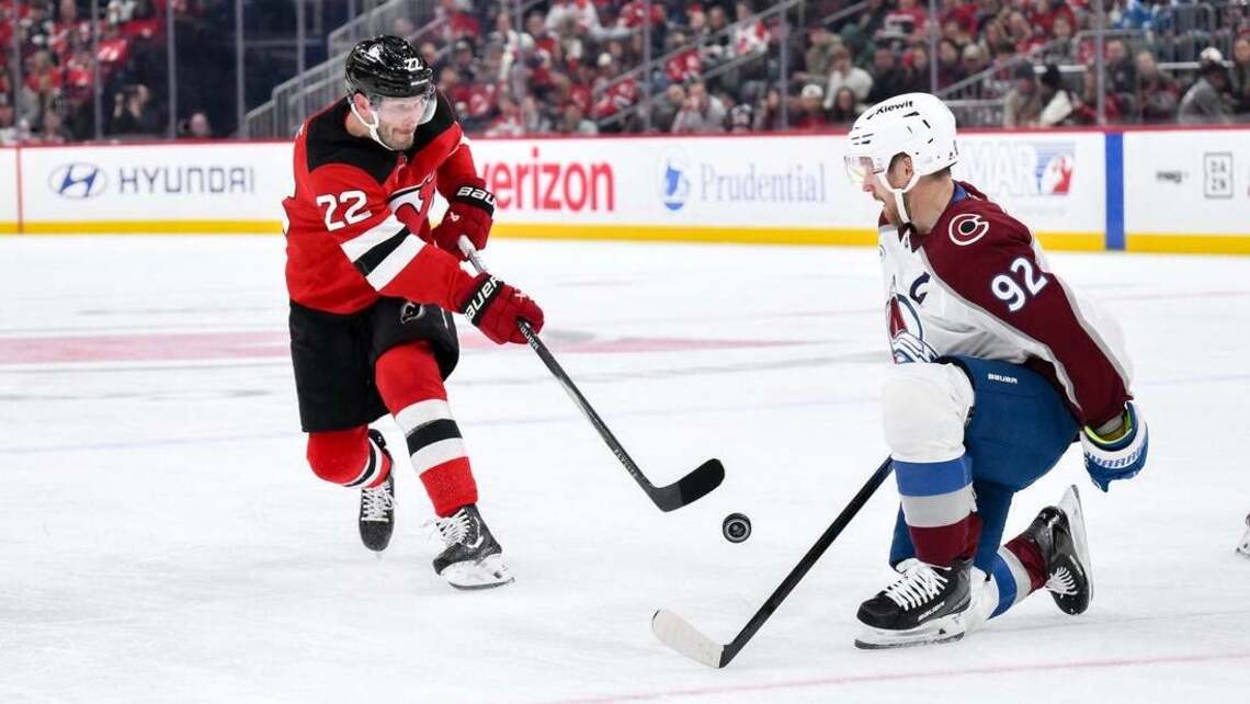 Jake Allen, Devils hold off late surge to continue Avs' slow start