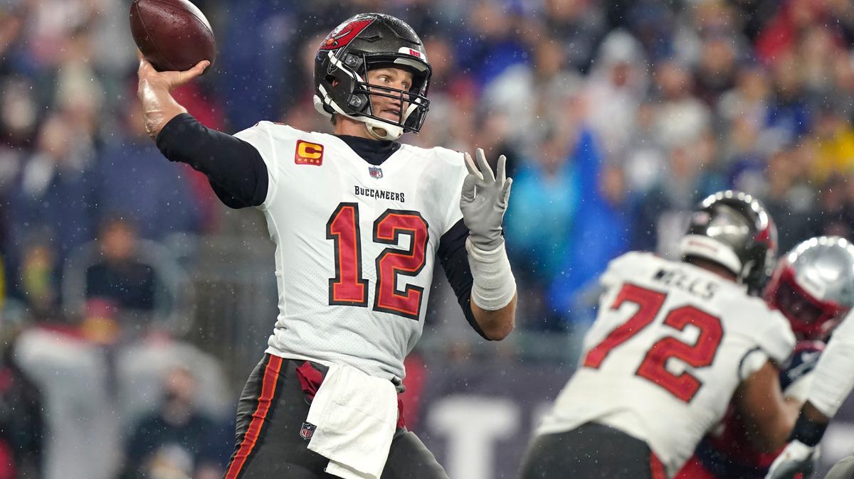 Tampa Bay Buccaneers quarterback Tom Brady (12) throws during the first half of an NFL football game against the New England Patriots, Sunday, Oct. 3, 2021, in Foxborough, Mass. (AP Photo/Steven Senne)