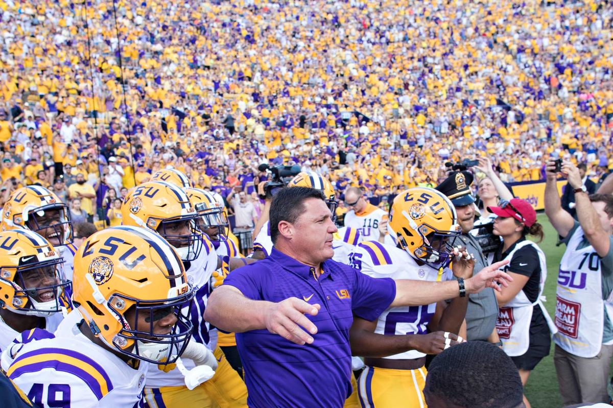  BATON ROUGE, LA - OCTOBER 14: Head Coach Ed Orgeron of the LSU Tigers leads his team onto the field before a game against the Auburn Tigers at Tiger Stadium on October 14, 2017 in Baton Rouge, Louisiana. (Photo by Wesley Hitt/Getty Images) 