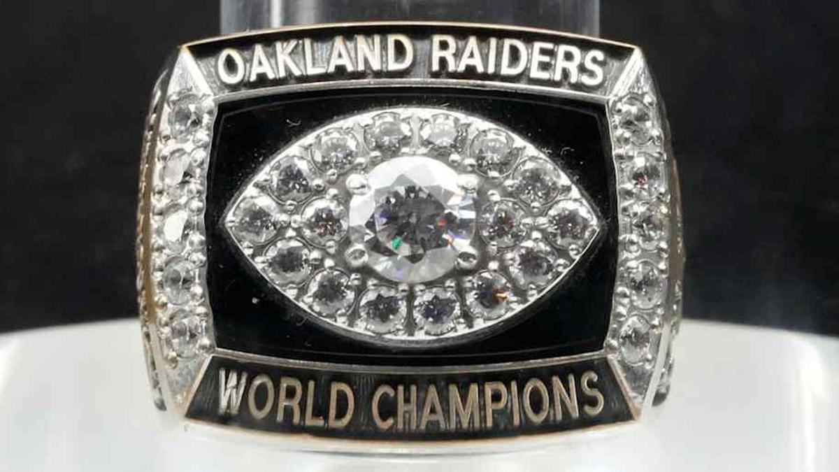  Feb 8, 2025; New Orleans, LA, USA; The Super Bowl XI ring to commemorate the Oakland Raiders 32-24 victory over the Minnesota Vikings in Super Bowl 11 on Jan. 9, 1977 at the Rose Bowl in Pasadena, Calif. Mandatory Credit: Kirby Lee-Imagn Images | Kirby Lee-Imagn Images 