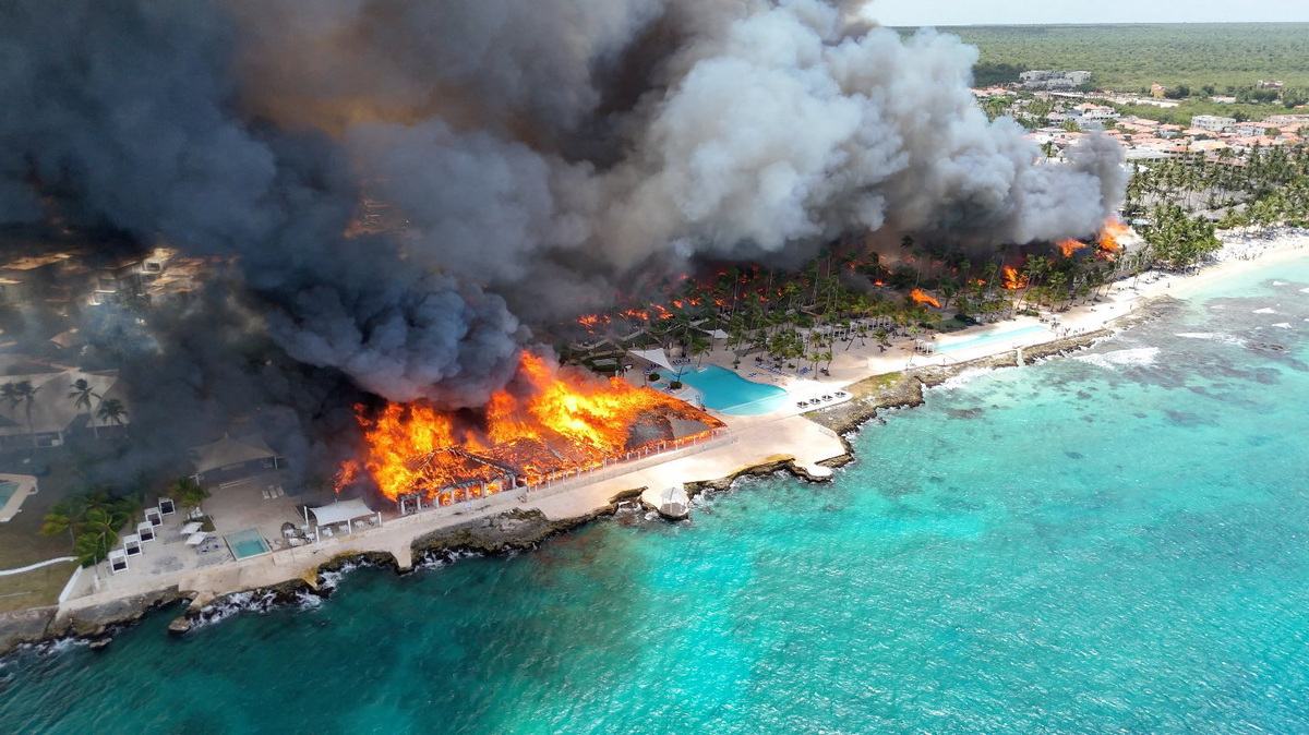 A drone view shows a fire at the Viva Wyndham Dominicus Beach Hotel in Bayahibe, La Altagracia, Dominican Republic, June 19, 2026 in this screen grab obtained from social media video. Gojko Culibrk/via REUTERS
